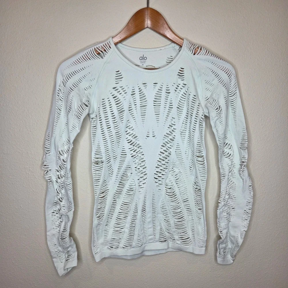 Alo Yoga Siren Long Sleeve Distressed Laser Cut Top Mint Green Womens Size M